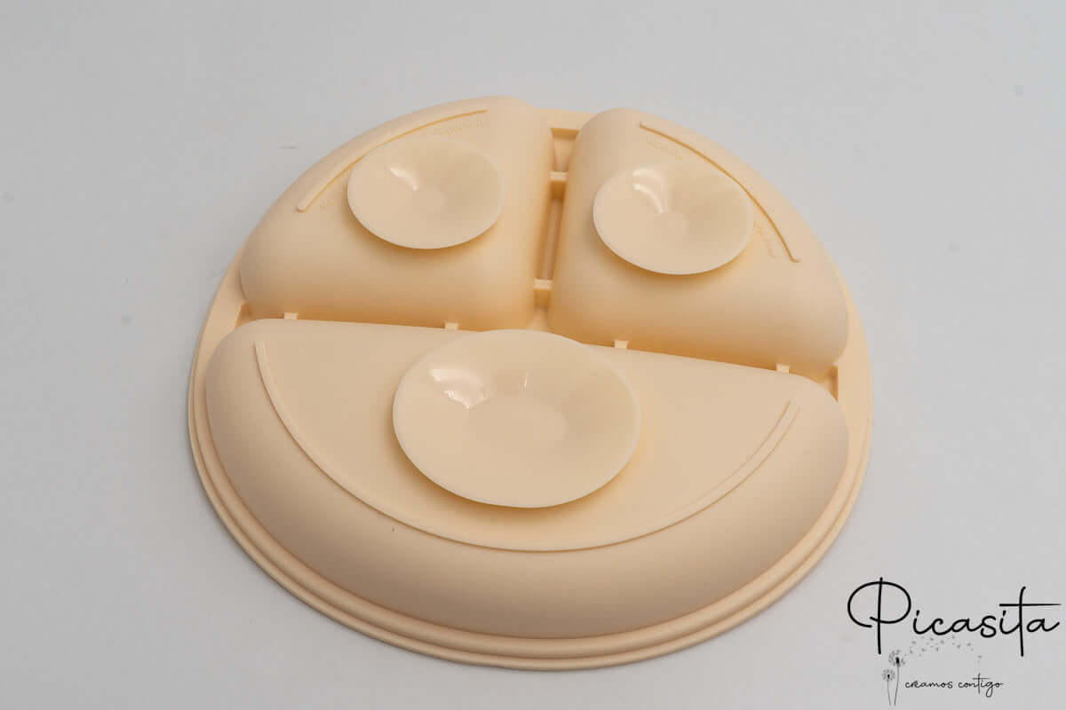 Piatto in silicone con ventose