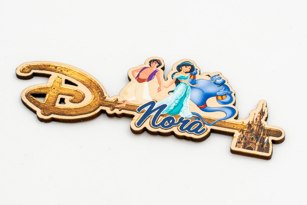 Dettaglio di chiave con nome personalizzato e motivo di Aladdin
