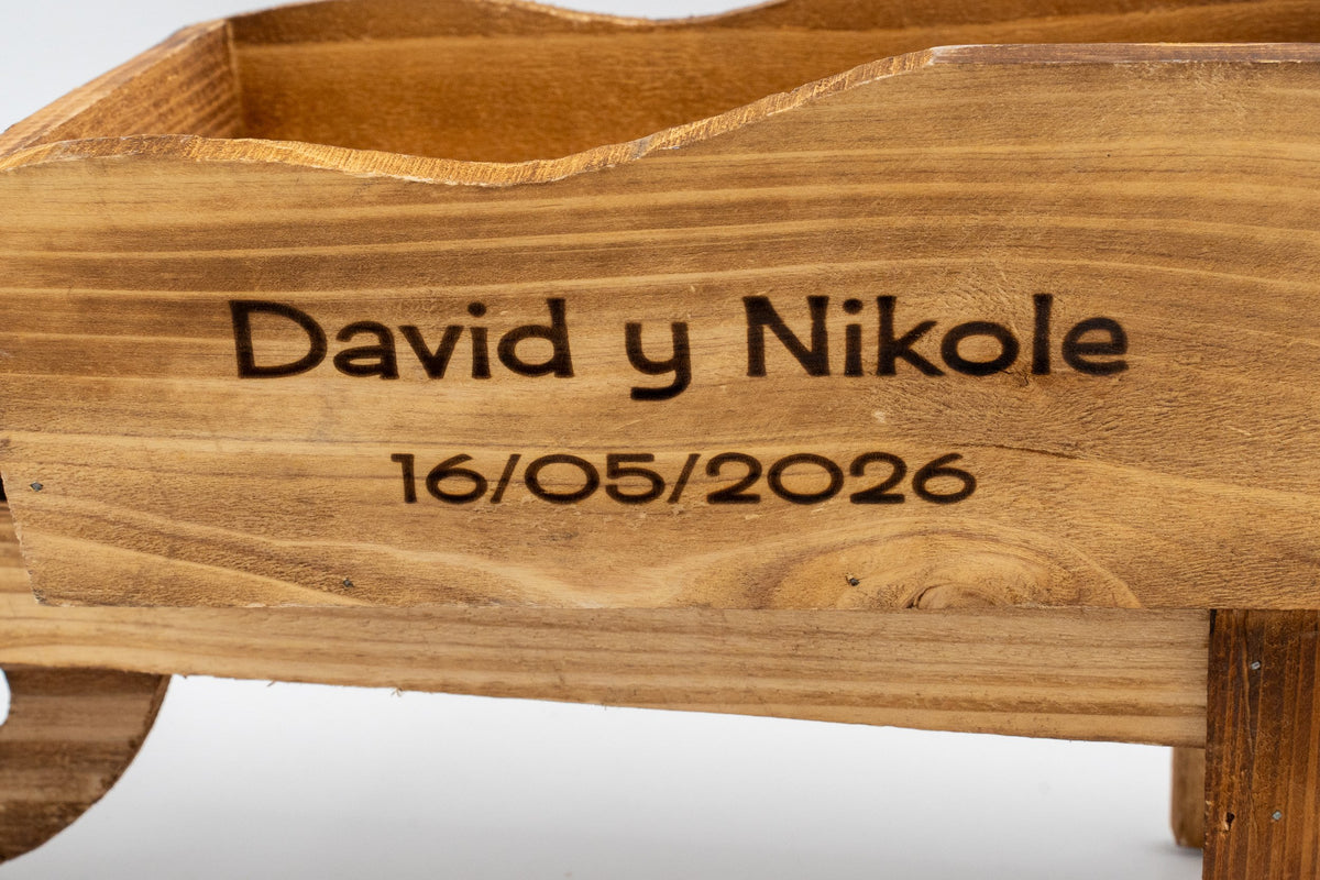 Carriola decorativa in legno