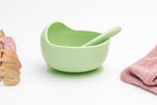 Ciotola in silicone verde chiaro con ventosa e cucchiaio coordinato