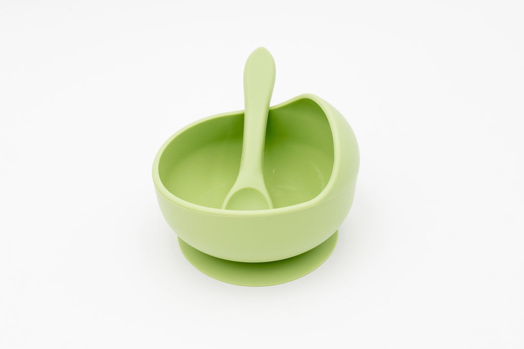 Ciotola verde in silicone con ventosa e cucchiaio coordinato