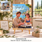 Tela di 30 × 40 cm con ritratto in animazione 3D e «Grazie di cuore», su cavalletto personalizzato al tavolo dei regali di matrimonio.