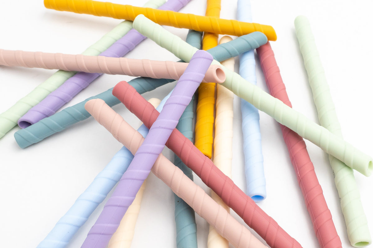 Cannucce in silicone con rilievo a spirale in vari colori