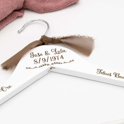 Percha Personalizada para Novios Blanco
