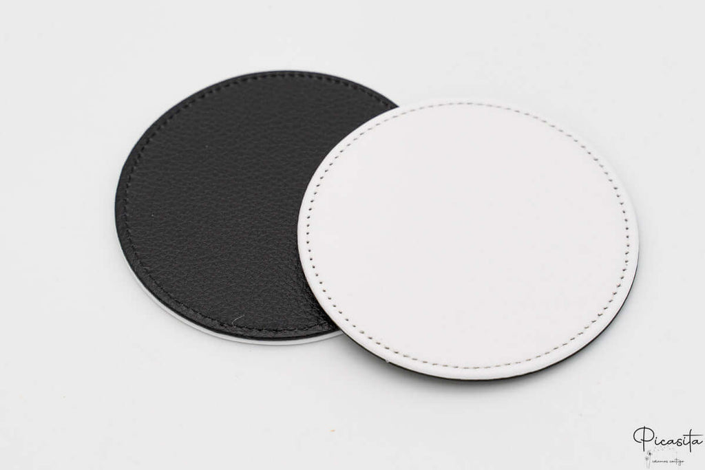 Anverso blanco y reverso negro de posavasos de cuero PU