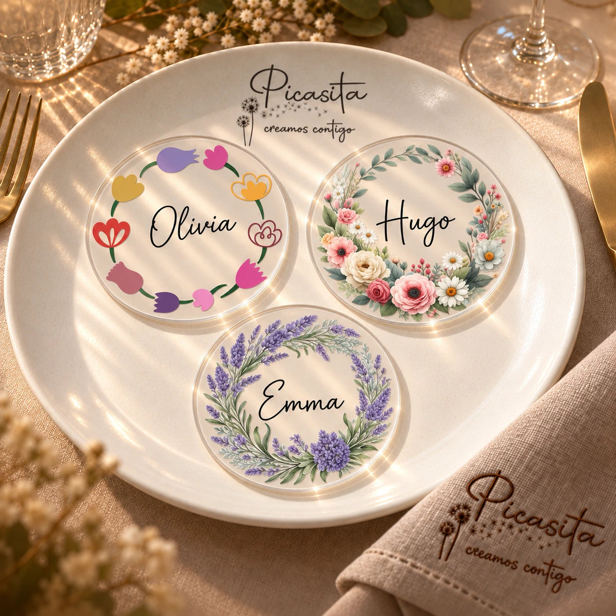Tres marcasitios personalizados de metacrilato transparente de 10 cm con diseños Infantil Flores, Acuarela Rosa y Lavanda Violeta.