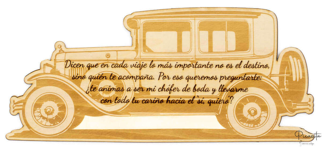 Silueta de madera de coche antiguo con texto grabado pidiendo ser chófer de boda.
