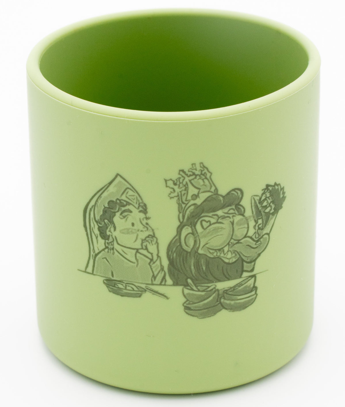 Bicchiere verde con disegni incisi e apertura visibile